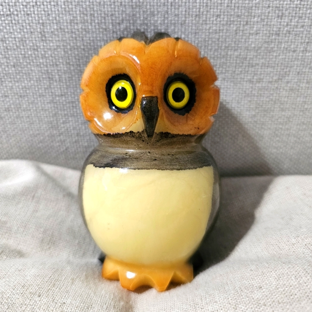 Vintage Handcarved & painted Ducceschi alabaster paperweight
